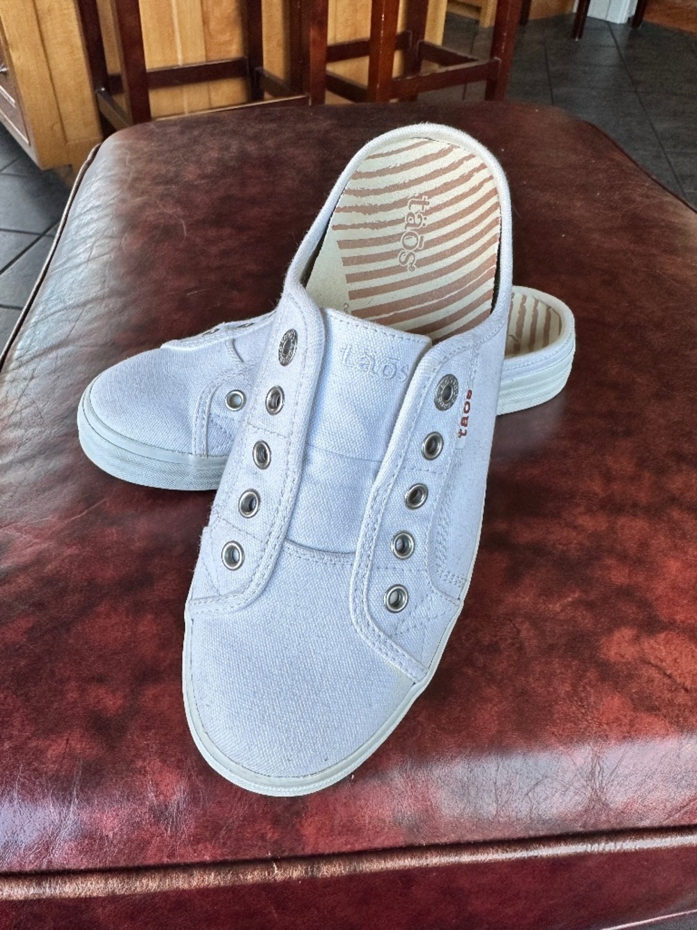 Taos EZ Soul slip on mule sneaker size 9